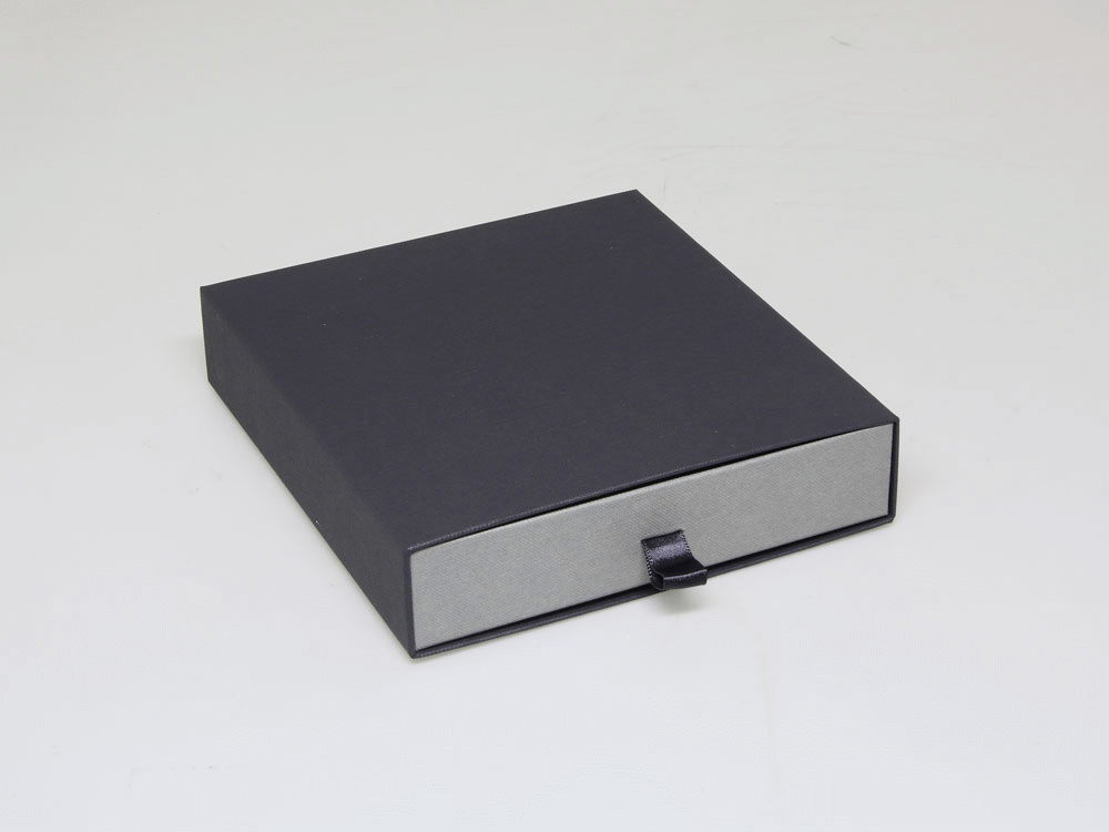 Slip case boxes for necklaces - colliers